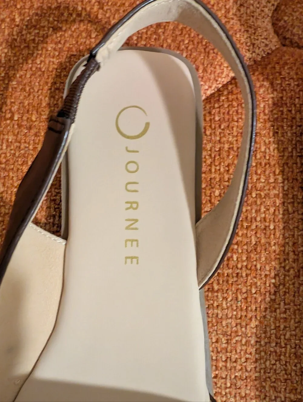 Journee women's flat Sandal NWT Size 6.5